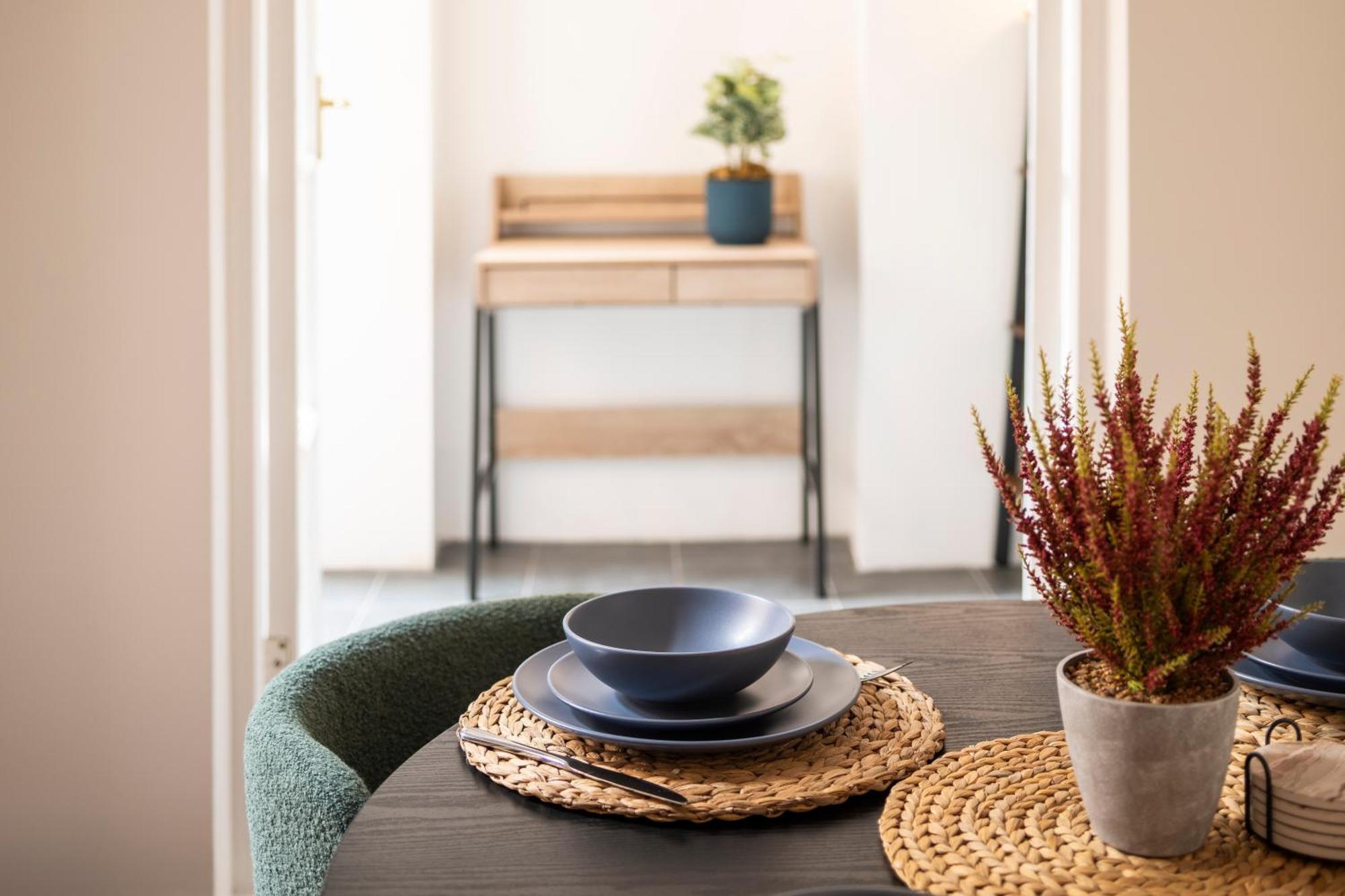 Kensington & Chelsea Oasis With Patio Apartment London