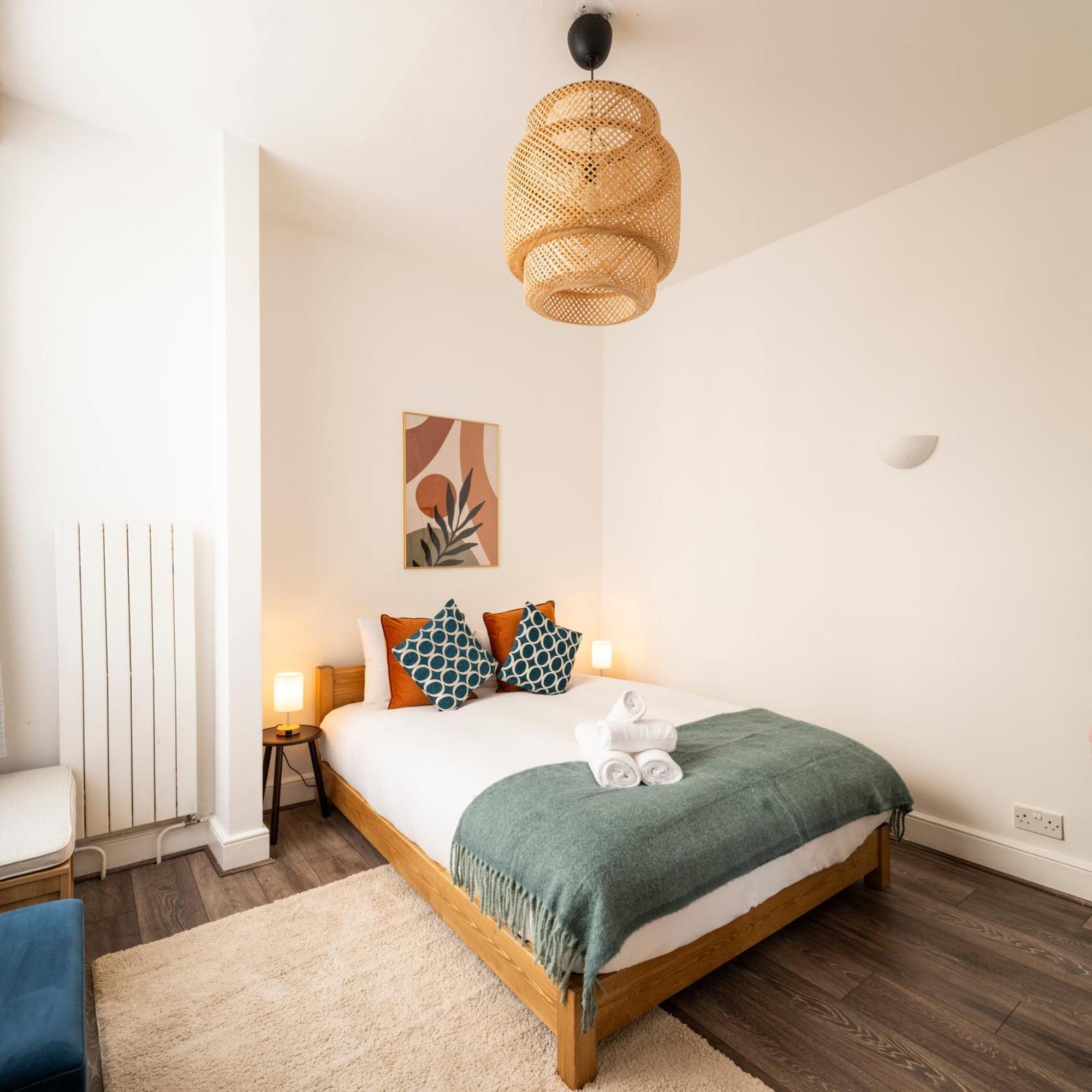 Kensington & Chelsea Oasis With Patio London
