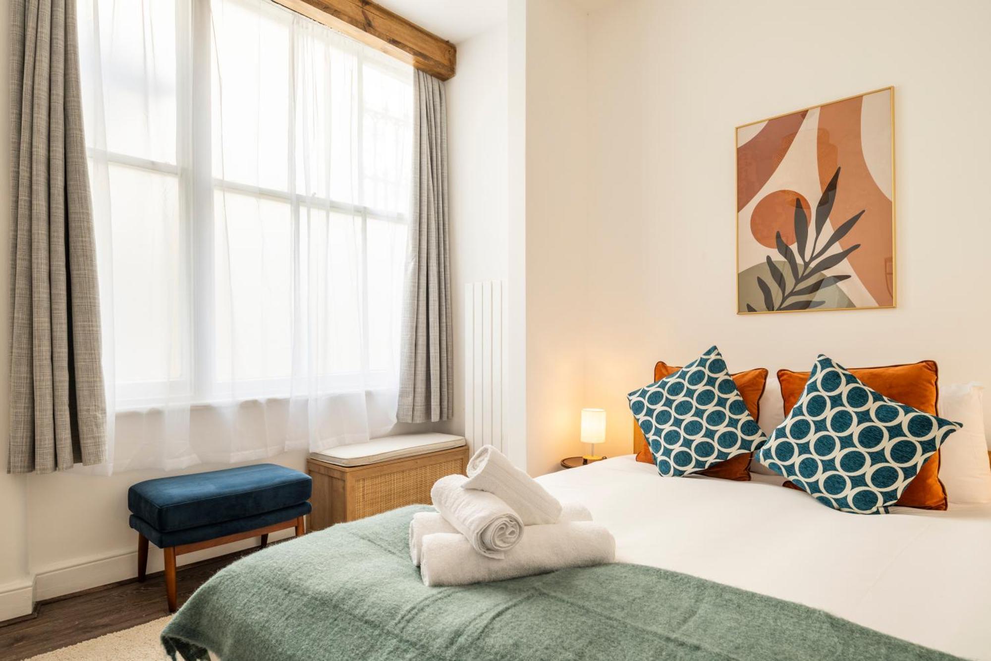 Kensington & Chelsea Oasis With Patio Apartment London